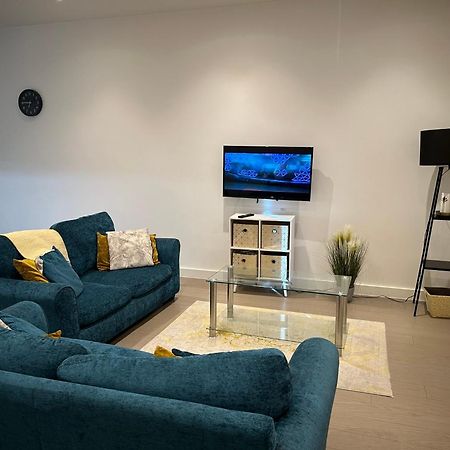 Maplewood Luxurious One-Bed Flat With Free Parking Hotell St Albans Exteriör bild