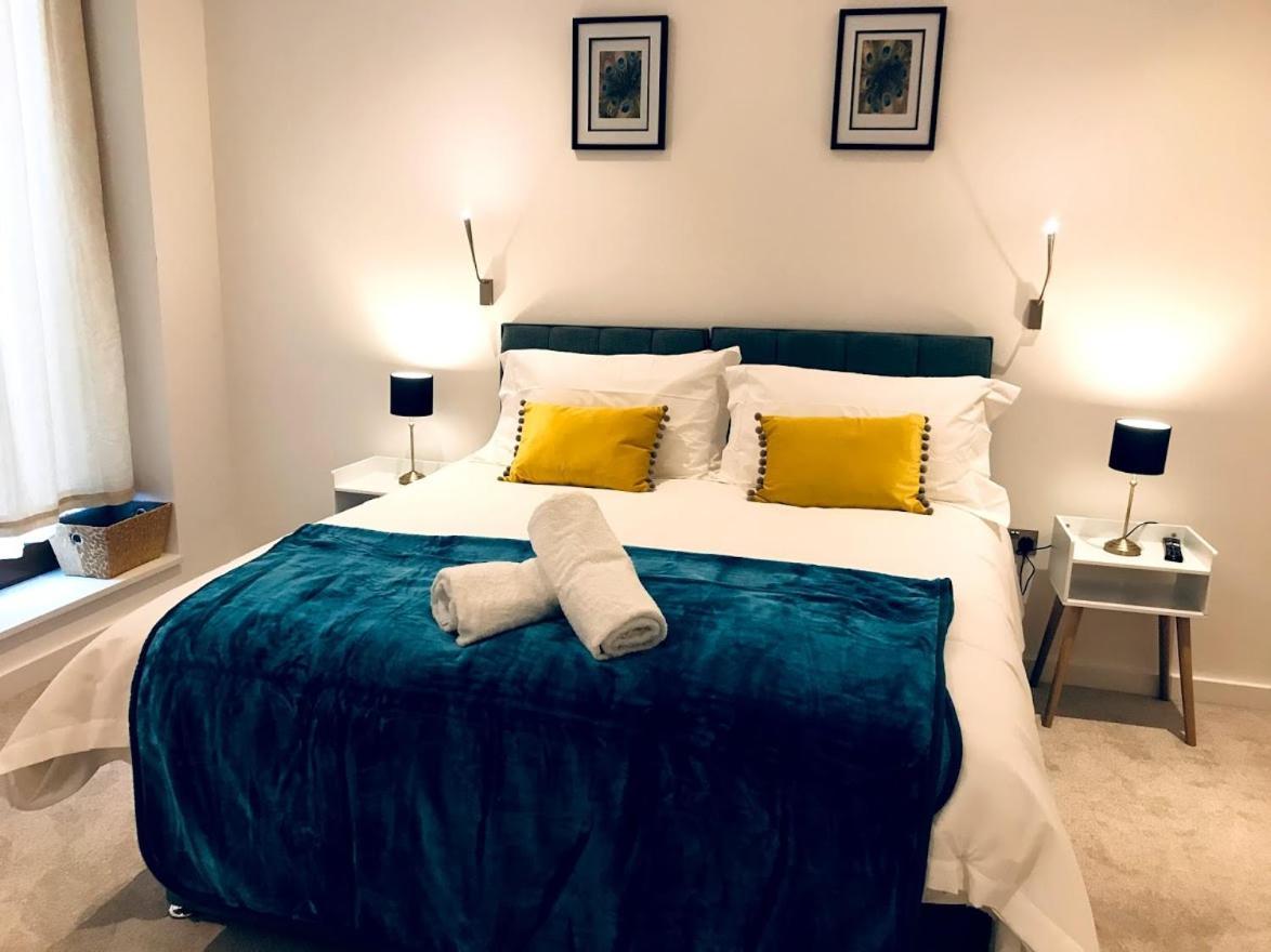 Maplewood Luxurious One-Bed Flat With Free Parking Hotell St Albans Exteriör bild