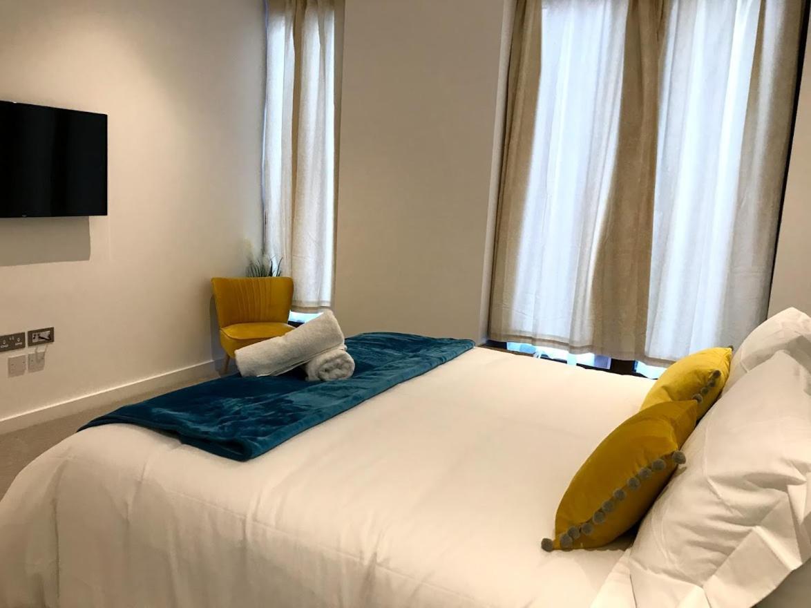 Maplewood Luxurious One-Bed Flat With Free Parking Hotell St Albans Exteriör bild