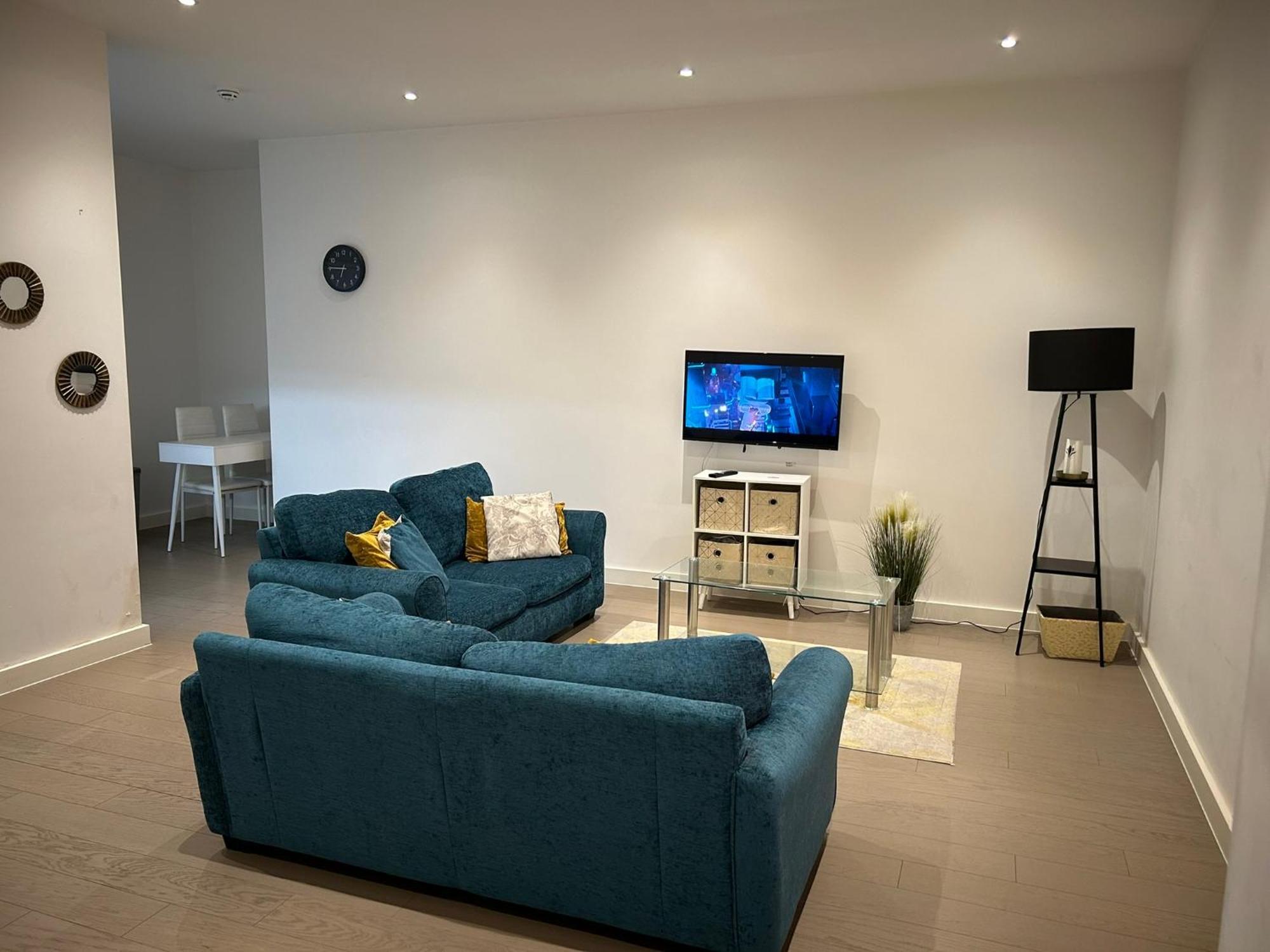 Maplewood Luxurious One-Bed Flat With Free Parking Hotell St Albans Exteriör bild